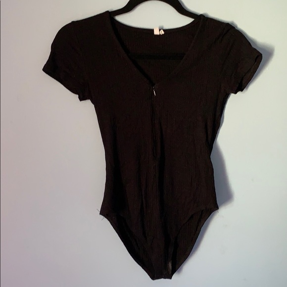Urban Outfitters (OFU) T-Shirt body suit in Black - Picture 3 of 3